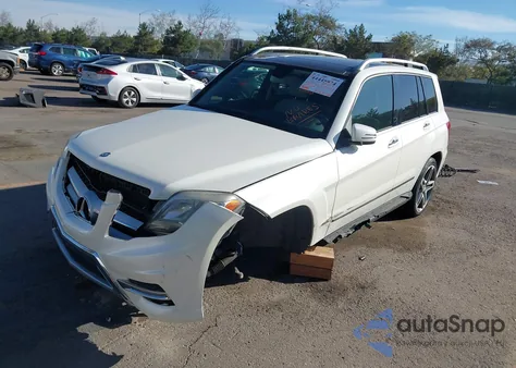 2015 Mercedes-Benz Glk 350 z USA, uszkodzony, nr VIN WDCGG5HB5FG383540